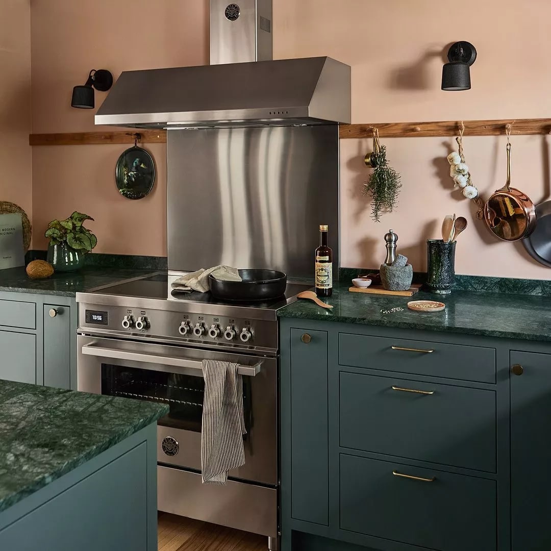 картинка Кухонная вытяжка Bertazzoni KU90PRO1XA 