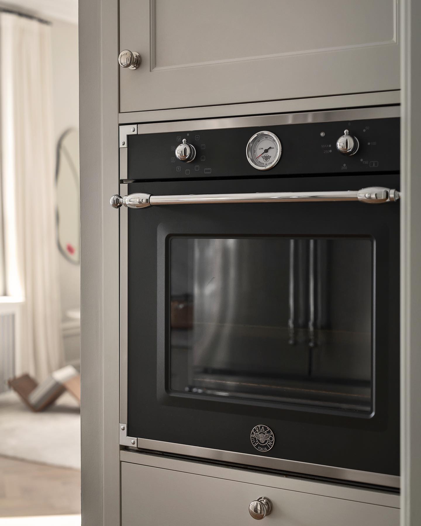 картинка Электрический духовой шкаф с функцией пара Bertazzoni F609HEREKTNE чёрный 