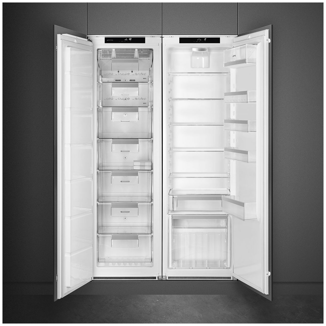 картинка Морозильная камера вертикальная Smeg S8F174NE однокамерный 