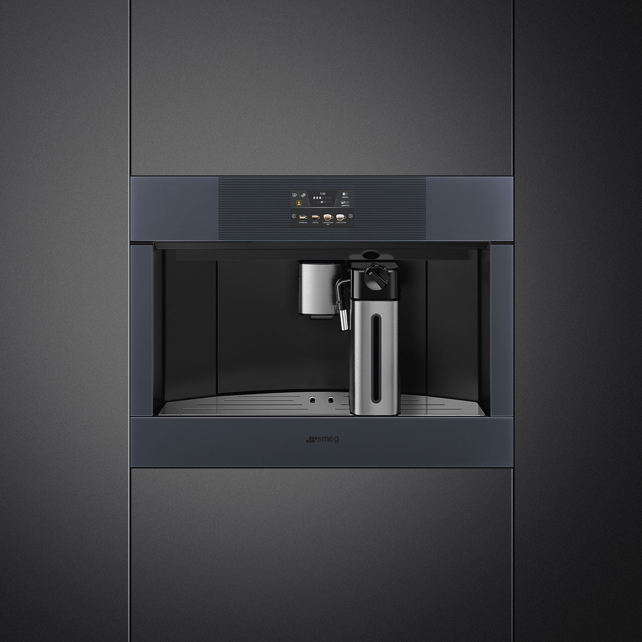 картинка Кофемашина Smeg CMS4104GRU 