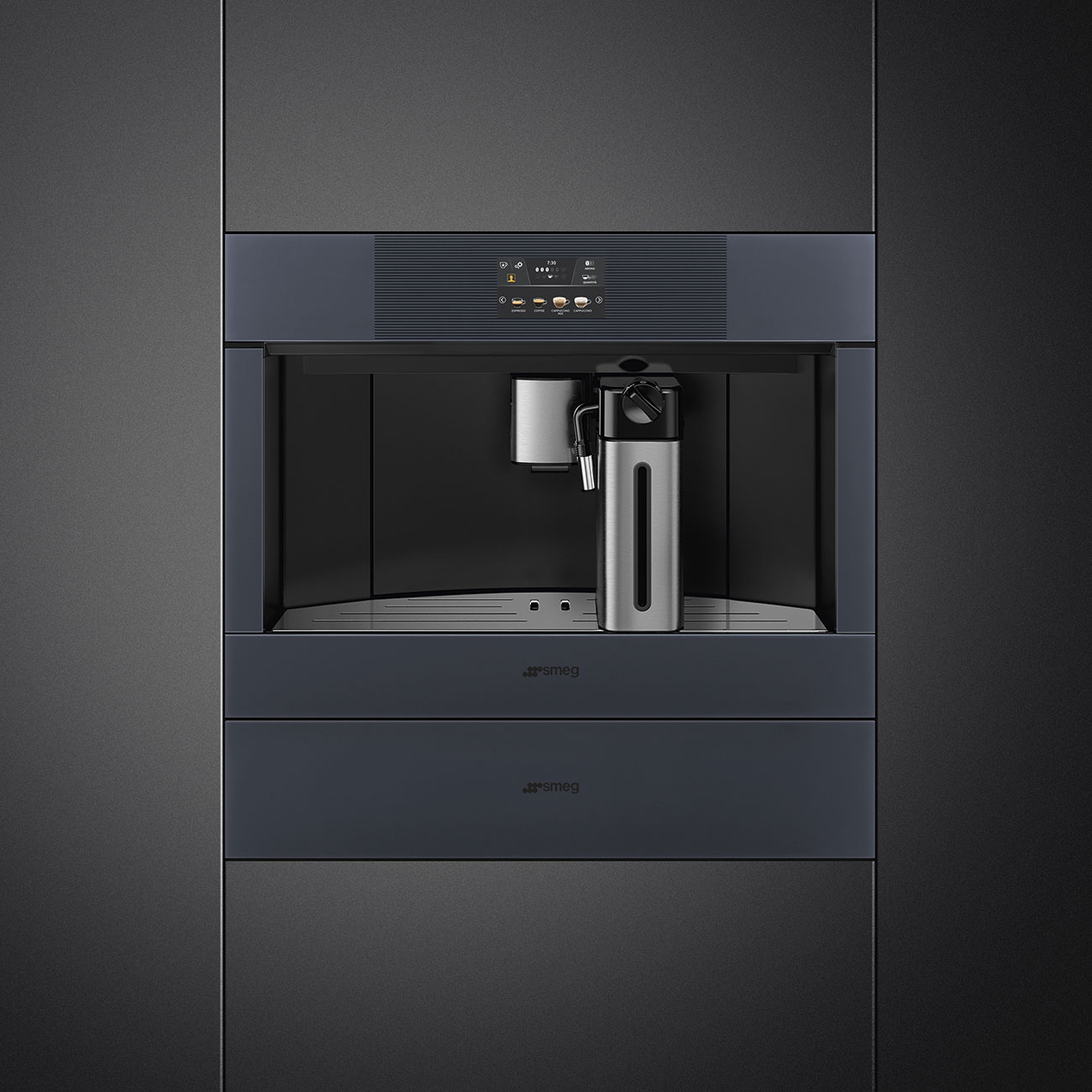 картинка Кофемашина Smeg CMS4104GRU 