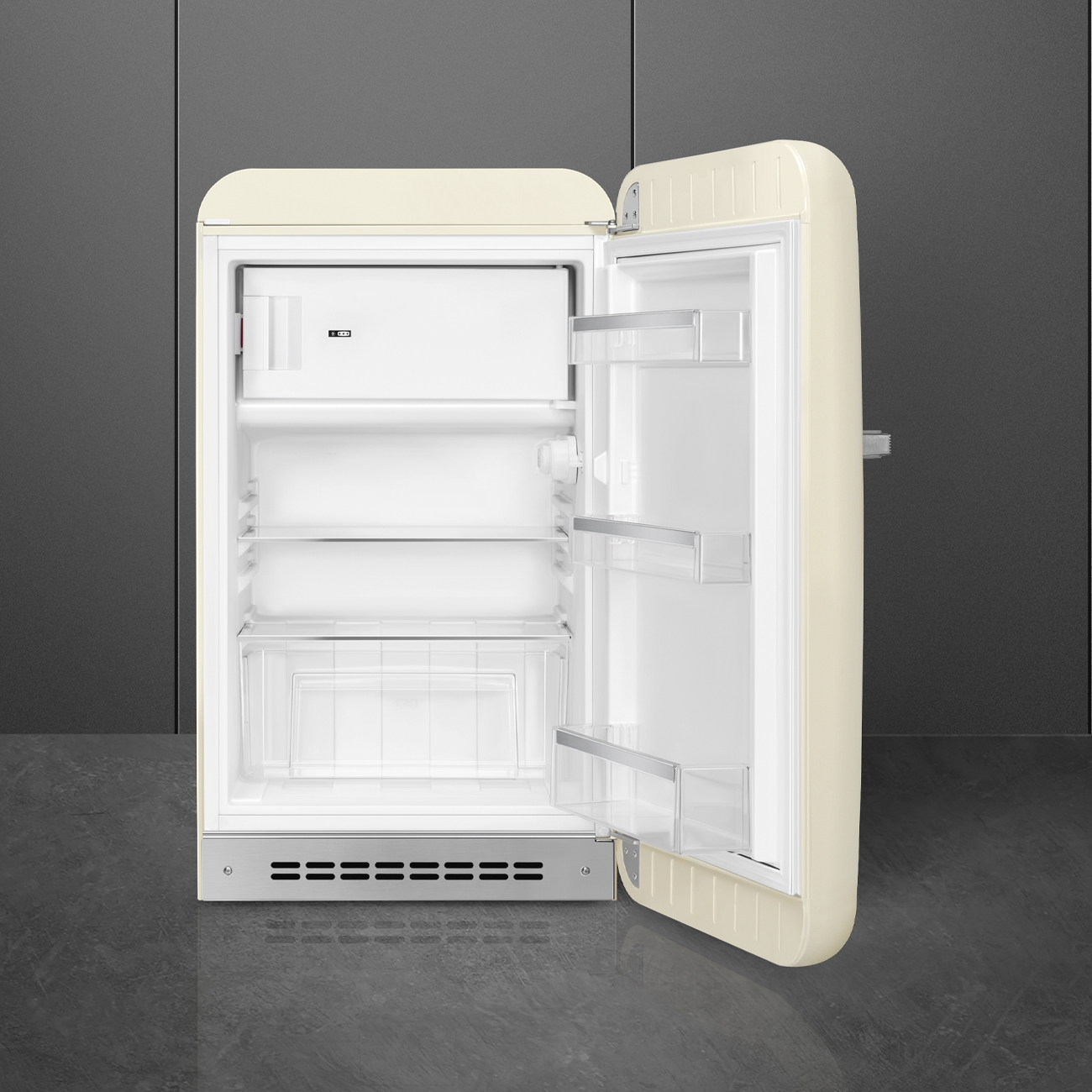 картинка Отдельностоящий холодильник Smeg FAB10RCR6 кремовый 