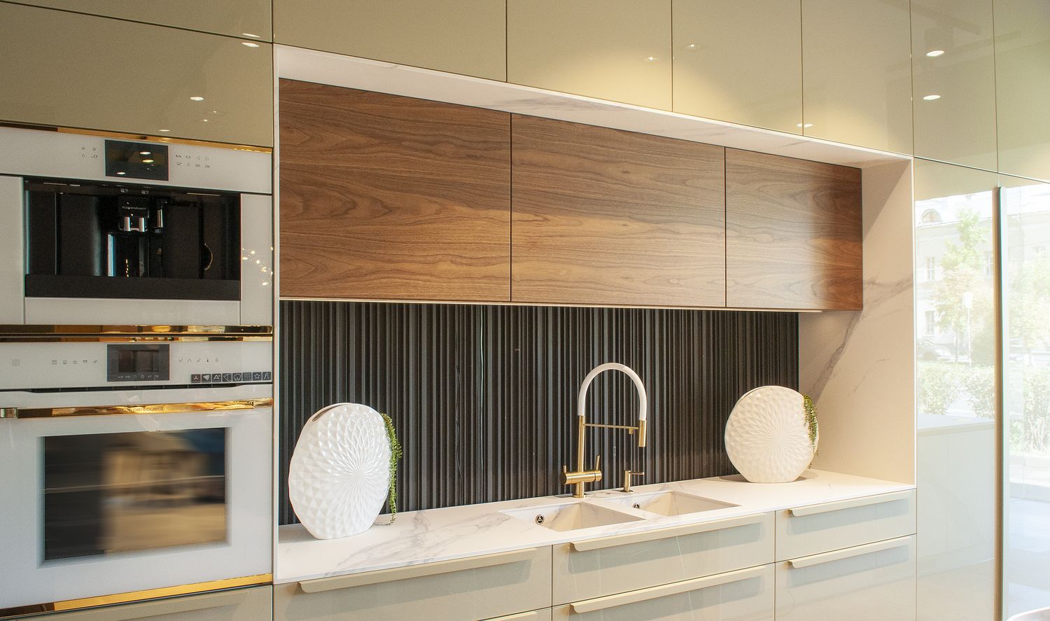 картинка Кофемашина Kuppersbusch CKV 6550.0 W4 GOLD  картинка Кофемашина Kuppersbusch CKV 6550.0 W4 GOLD