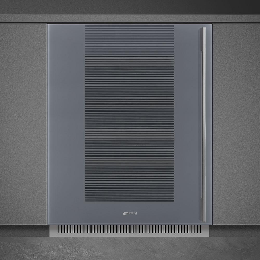 картинка Встраиваемый винный шкаф Smeg CVI138LS3 серебристое стекло Stopsol 