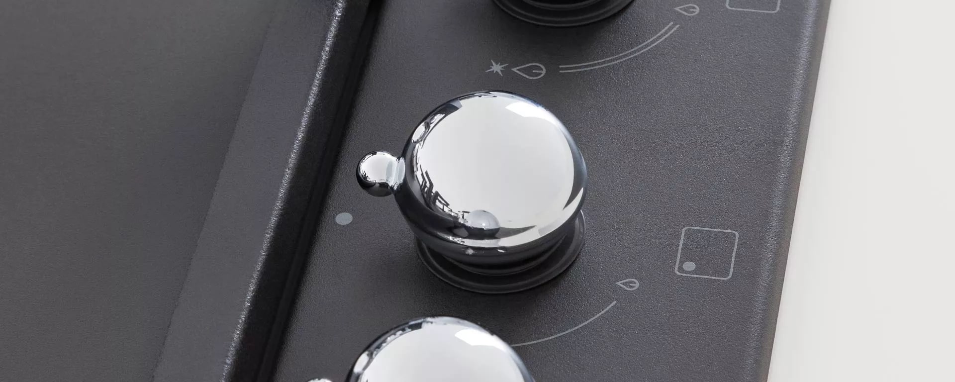 картинка Газовая варочная панель Bertazzoni P755CHERNE чёрный 