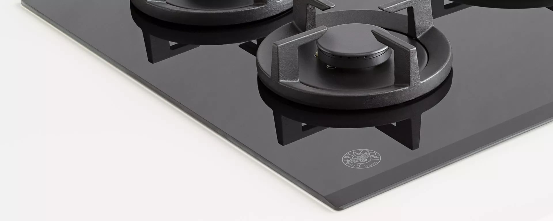 картинка Газ на стекле варочная панель Bertazzoni P604LPROGNE черный 
