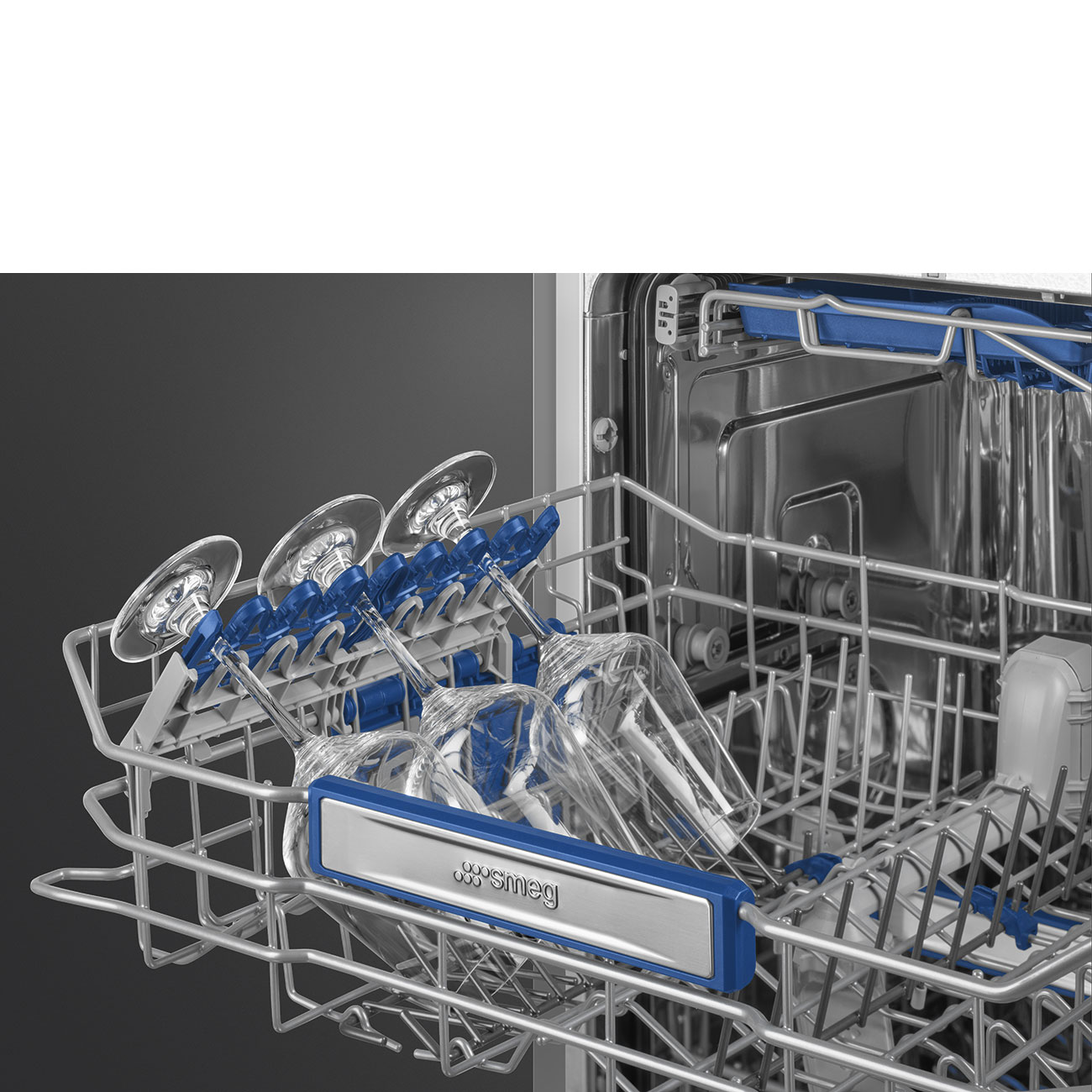 картинка Посудомоечная машина Smeg STL324AQLL 