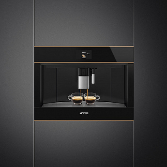 картинка Кофемашина Smeg CMS4604NRRU 