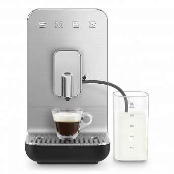 картинка Кофемашина Smeg BCC13BLMEU 