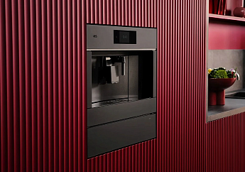 картинка Кофемашина встраиваемая Aeg TC8NK7T черный 