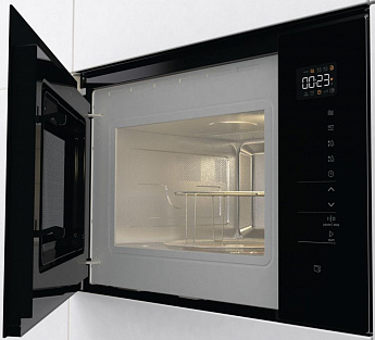 картинка Микроволновая печь Gorenje BMI251SG3BG черный 